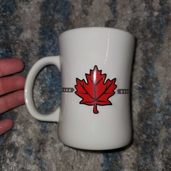 Canada Mug || Canadian Flag || EUC - Picture 4 of 7